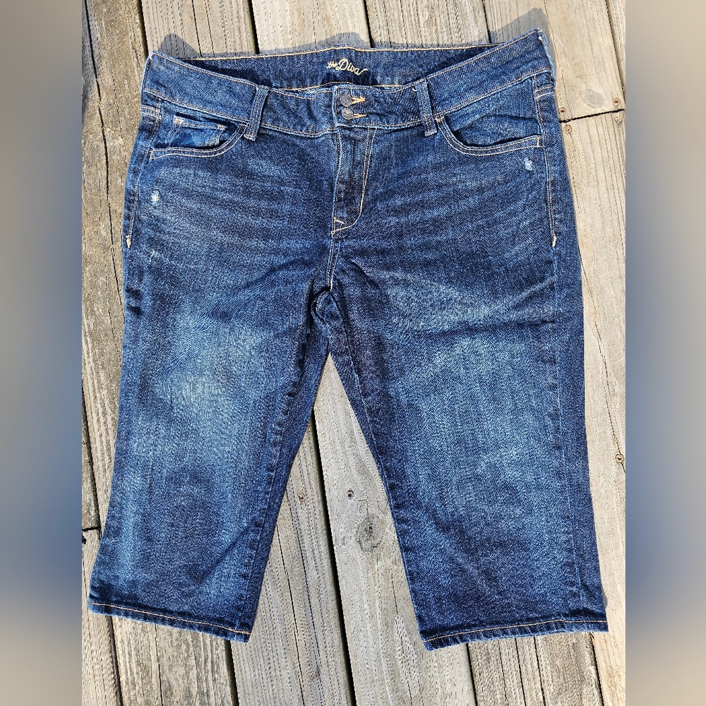 Vintage Y2K Old Navy The Diva Capris,Distressed,Flap pocket,Size 16Reg